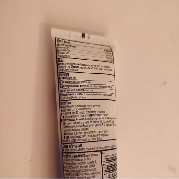 Studio Selection Ultra Sunscreen Lotion Broad Spectrum SPF 50 - 3 oz Vitamin E - Picture 7 of 9